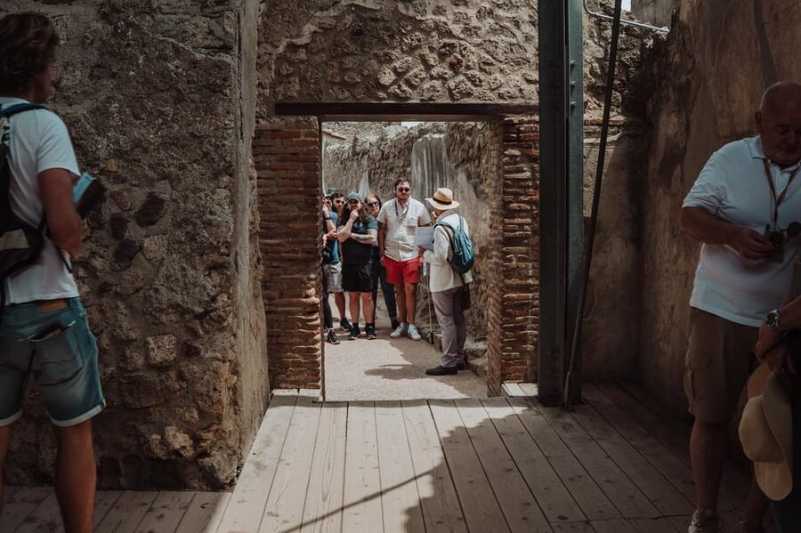 Pompeii: Entry Ticket and Guided Tour with an Archaeologist - What two hours really gives you