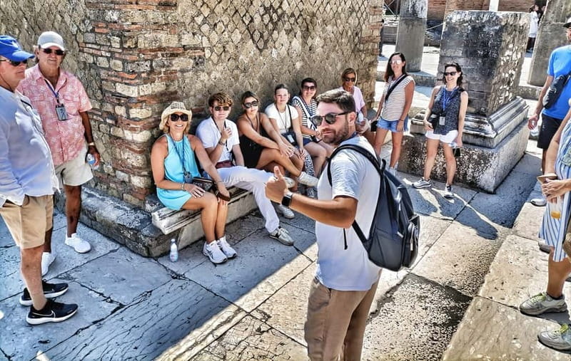 Pompeii: Exclusive Tour with Archaeologist and Entry Tickets - Why a guide helps at Pompeii