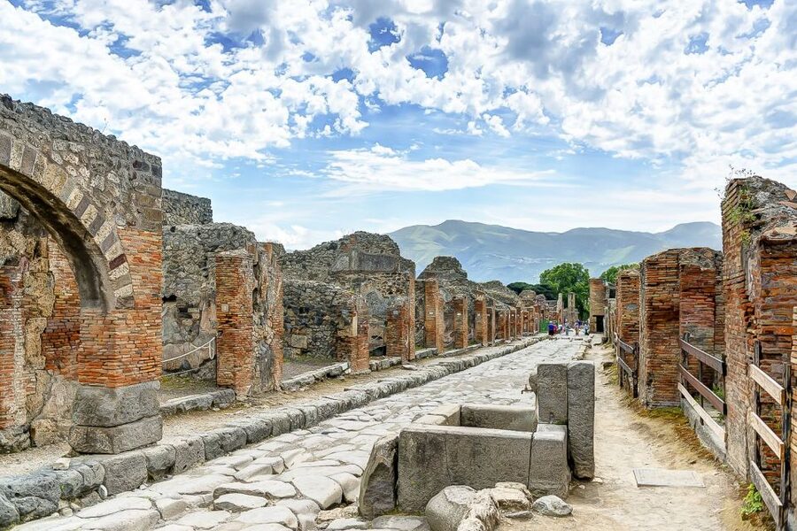Pompeii Ruins Private Tour with Optional Skip-the-Line Entry - What two hours can and cannot do