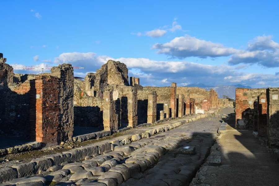 Pompeii: Skip-the-Line Entrance Ticket with Audio Guide - Reading Pompeii with the audio guide