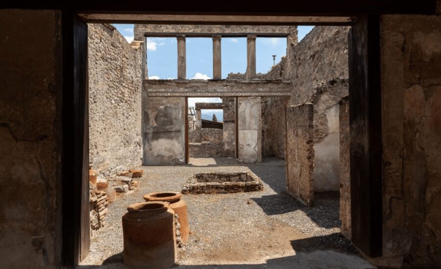 Pompeii: Skip-the-Line Entry Ticket with Audio Guide or Tour - Picking up your ticket beside the Pompeii entrance