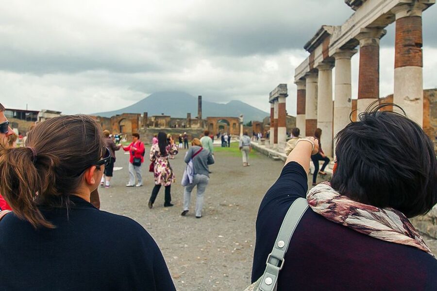 Pompeii: Skip-the-Line Guided Tour with Expert Archaeologist - Three hours or two: choosing the right route