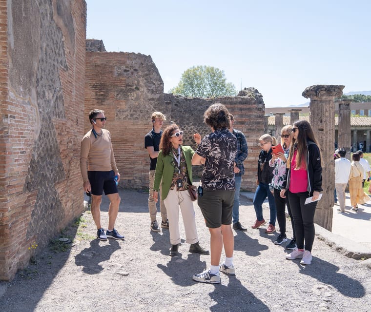 Pompeii: Skip-the-line-Ticket and Guided Tour - Why a guide makes Pompeii easier to understand