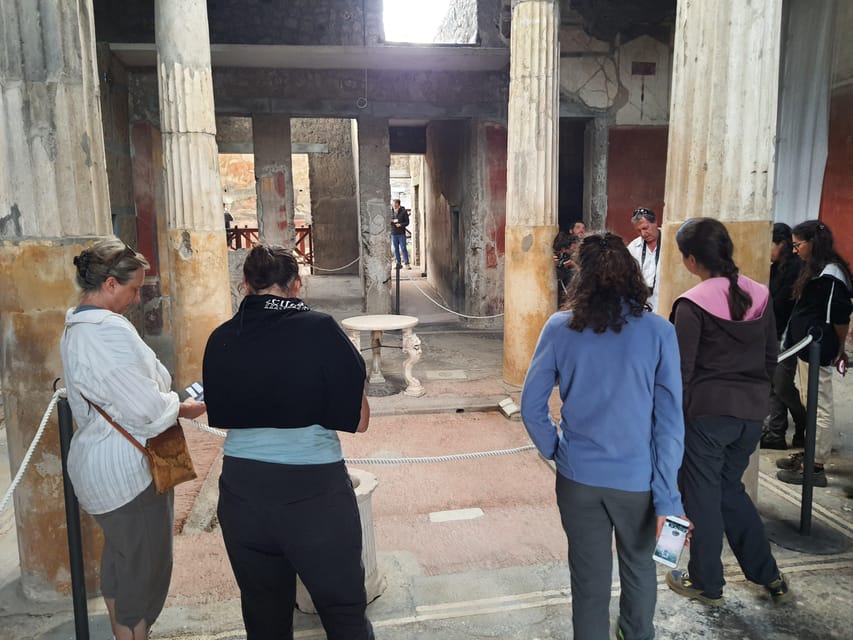 Pompeii: Skip-the-Line Tickets and Tour with Archaeologist - Passing the line and entering the ancient city
