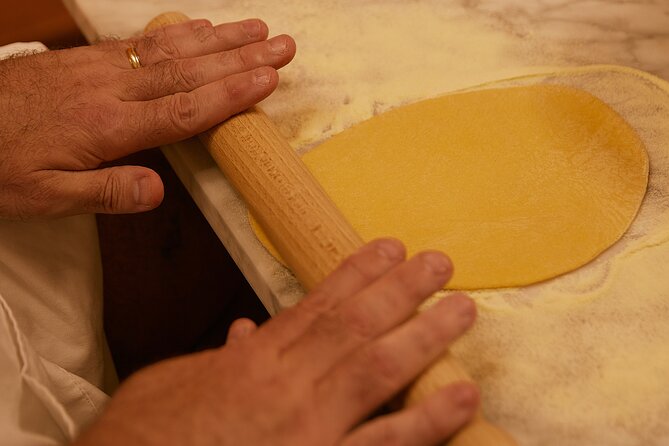 Premium Pasta and Gelato Cooking Class in Florence - Meeting point, timing, and small practical details