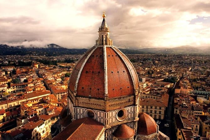 Premium Small-Group Uffizi Tour - Group size and the meaning of semi-private