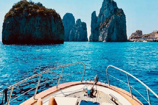Private Island of Capri by Boat - Two hours or three hours?