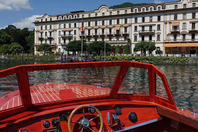 Private Tour by Classic Wooden Boat on Lake Como - Moltrasio and the homes of famous owners