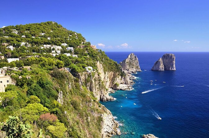 Private tour in a typical Capri boat - Why seeing Capri from a gozzo makes sense