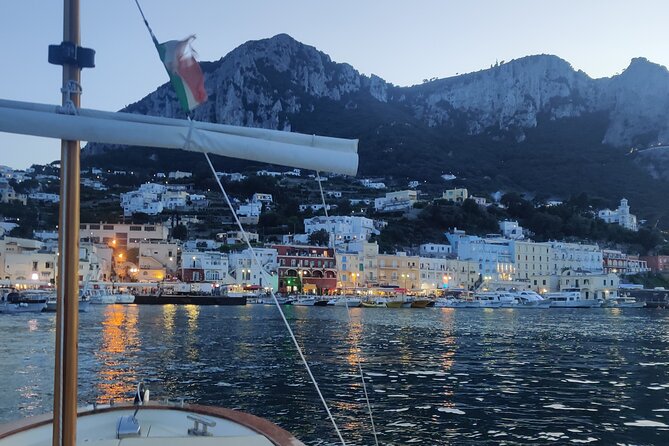Private tour in a typical Capri boat - The Blue Grotto and the question of extra cost