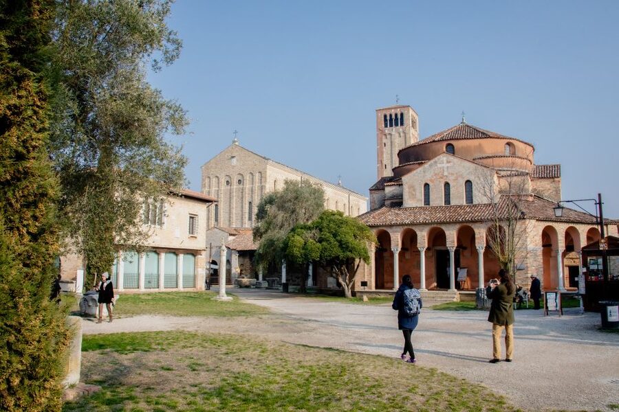 Punta Sabbioni: Murano, Burano & Torcello Guided Boat Tour - Three islands, three very different Venetian stories