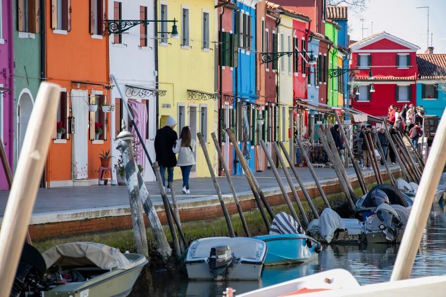 Punta Sabbioni: Murano, Burano & Torcello Guided Boat Tour - What the boat ride adds to the day