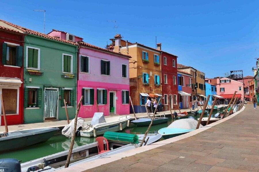 Punta Sabbioni: Murano, Burano & Torcello Guided Boat Tour - Meeting the boat at Punta Sabbioni Pier 5