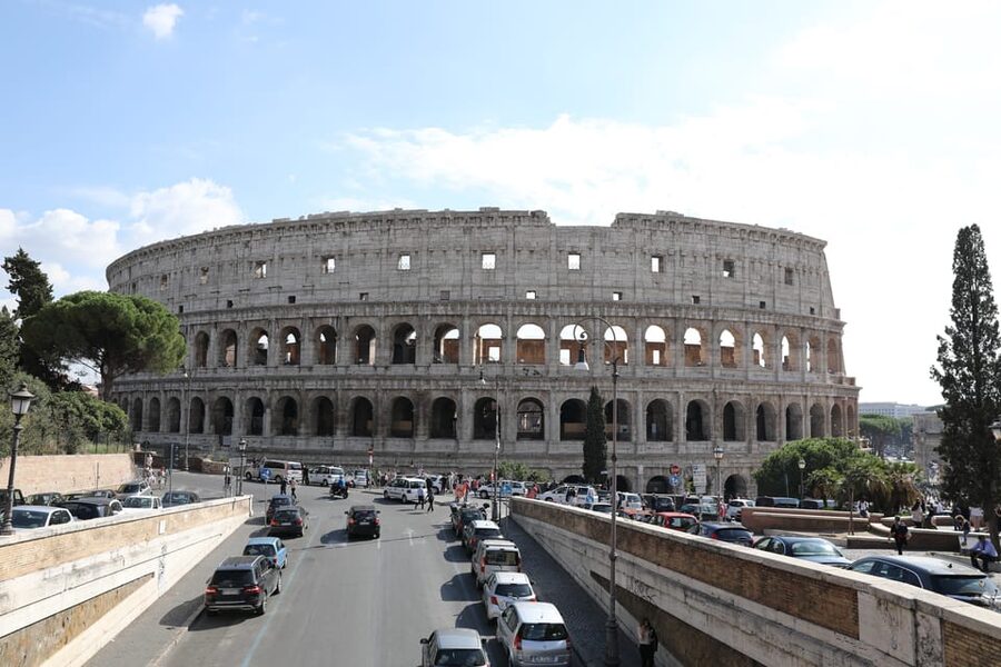 Rome: 1-Hour Fast Colosseum Tour - Who should book this experience