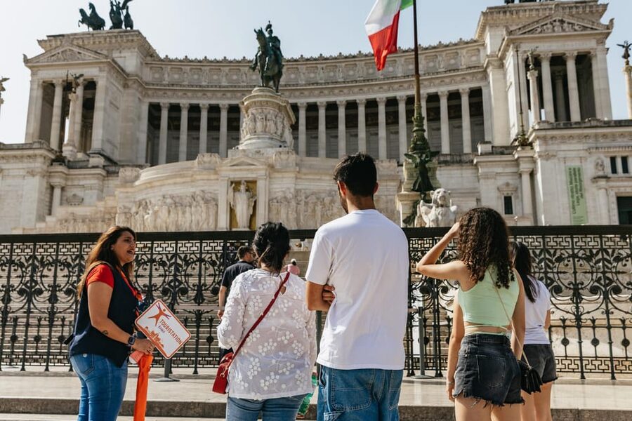 Rome: Altar of the Fatherland Elevator and Museum Tickets - The Ancient Rome multimedia video