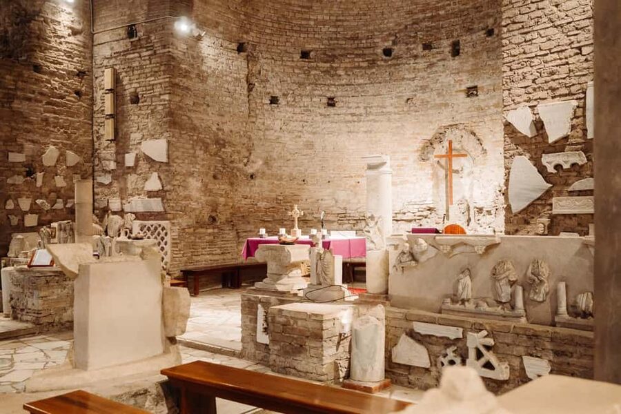 Rome: Appian Way, Aqueducts, and Catacombs Tour - What to bring and what to expect