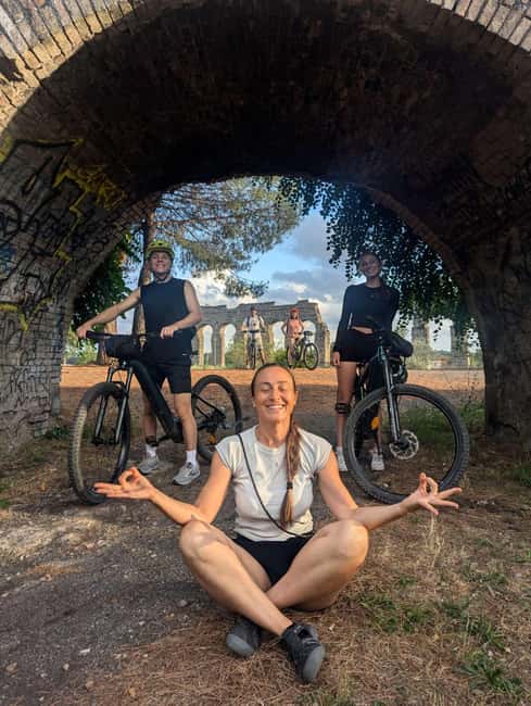 Rome:Appian Way E-bike Tour, Catacombs, Aqueducts & Transfer - Guides, group size, and the personal touch