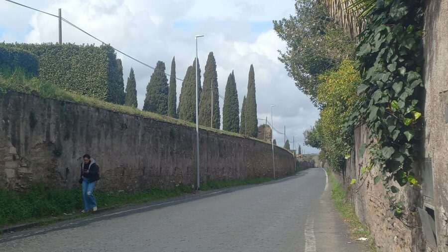 Rome: Appian Way Golf Cart Tour with Roman Catacombs Entry - Cecilia Metella, the Aurelian Walls, and the Pyramid of Cestius