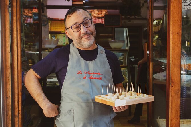 Rome: Award Winning Trastevere Group Food Tour with Wine - Roman pizza al taglio and a cold beer