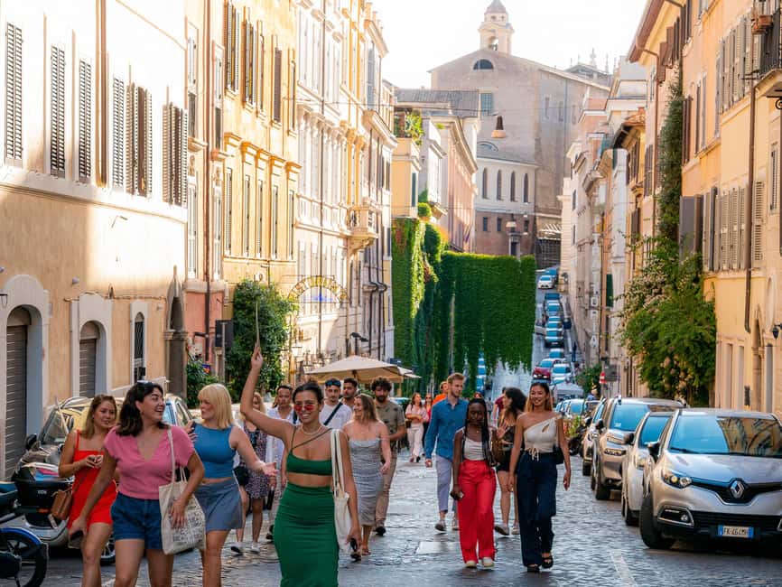 Rome: Bar Crawl with Local Guide & Drinks - The bars and the social side