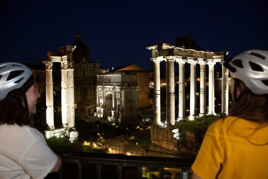 Rome: Cannondale E-Bike Evening Tour with Optional Dinner - Piazza Venezia and the final ride past the forums