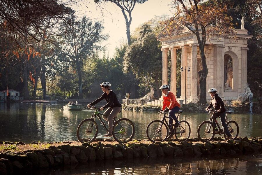 Rome: Cannondale E-Bike Tour of Top Landmarks & More - Families, languages, and group size