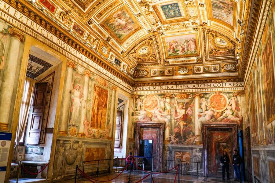 Rome: Castel Sant'Angelo Skip-the-Line Entry Ticket - Choosing the optional audio guide