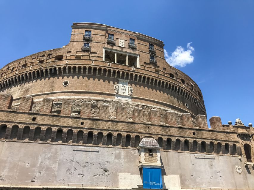 Rome: Castel Sant'Angelo Skip-the-Line Ticket - Finding the orange umbrella near the entrance