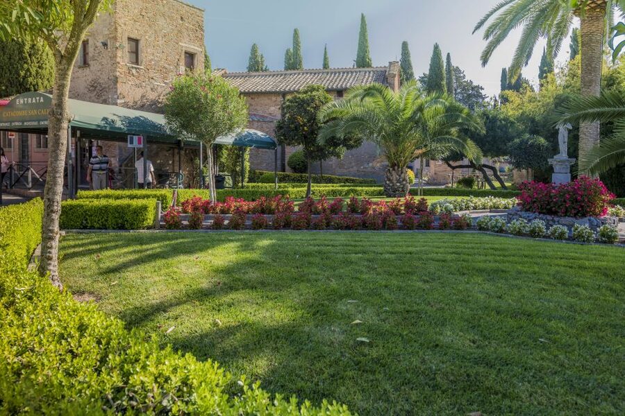 Rome: Catacomb of St. Callixtus and Appian Way Guided Tour - Why this outing is worth leaving central Rome