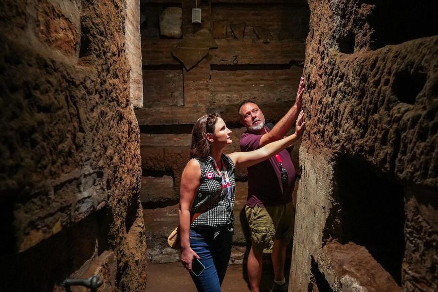 Rome: Catacombs and Capuchin Crypt Guided Tour with Transfer - Dress, timing, and the final return