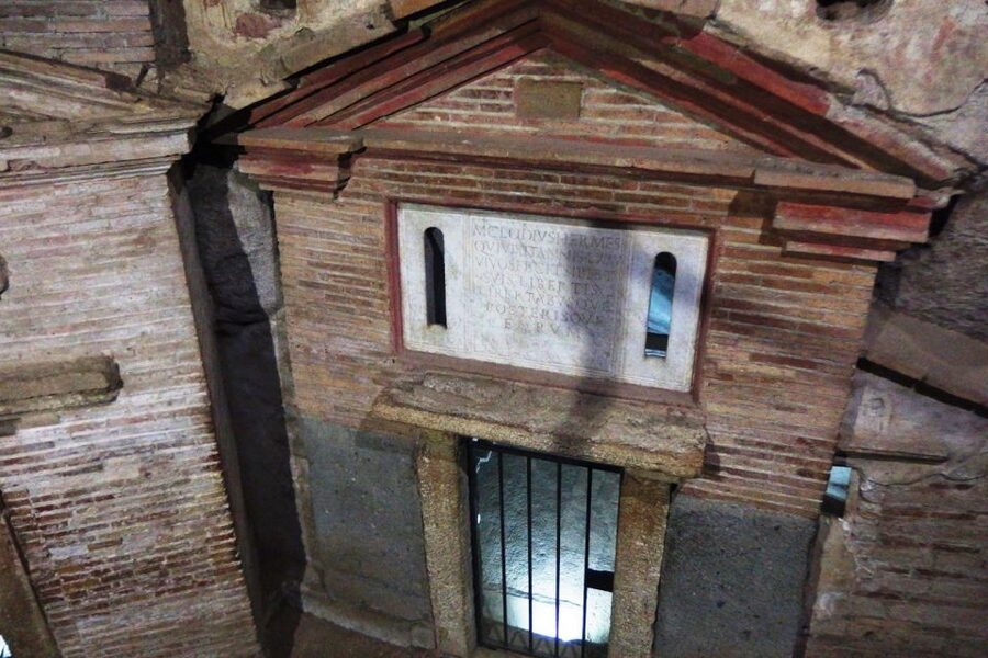Rome: Catacombs of St. Sebastian Entry Ticket & Guided Tour - The triclia and the memory of Peter and Paul