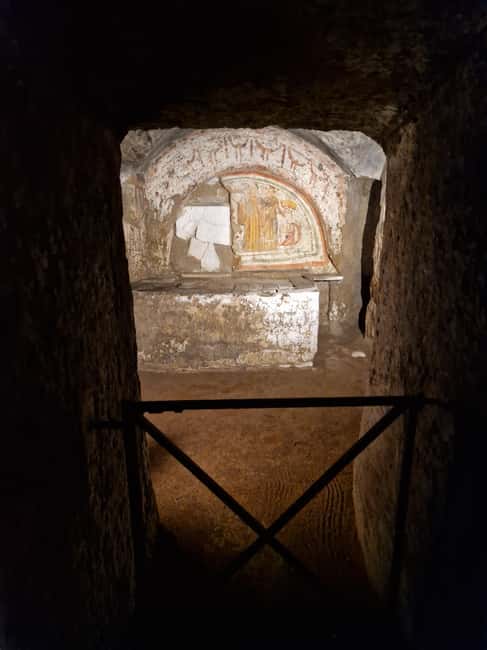 Rome: Catacombs Skip-the-Line Tour with Tickets - How the history comes together below Rome