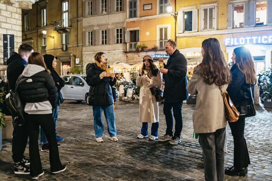 Rome: City Highlights Moonlight Walking Tour - Why Rome works so well after sunset