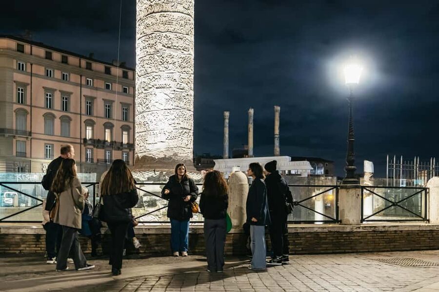 Rome: City Highlights Moonlight Walking Tour - Galleria Sciarra and the winding backstreets
