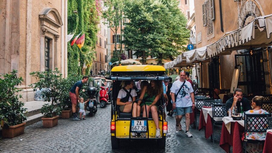 Rome: City Highlights Tour by Electric Golf Cart - Piazza Colonna and Via del Corso