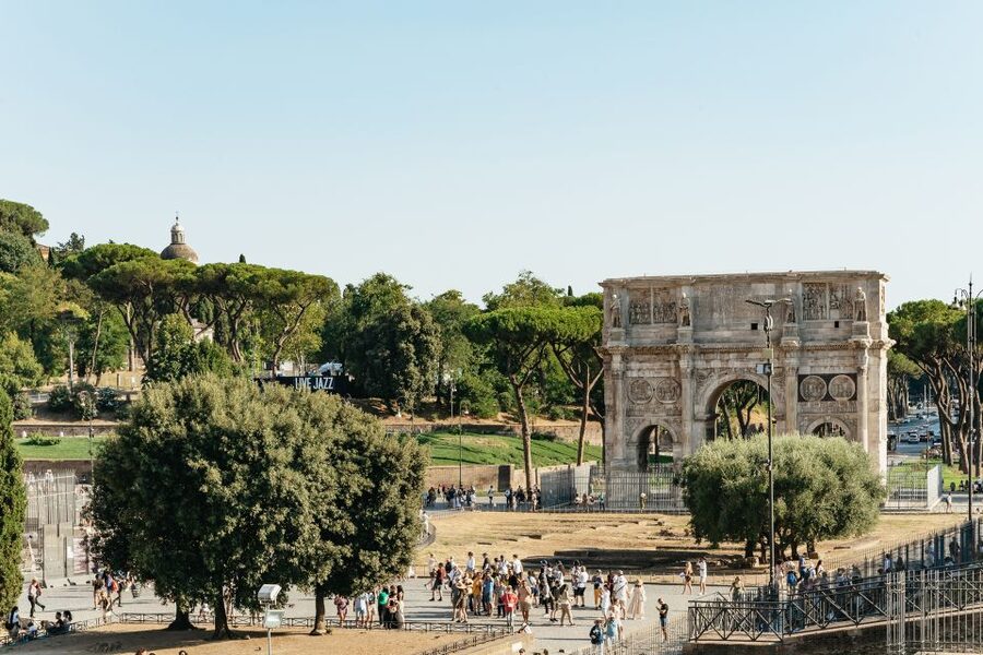 Rome: City Highlights Walking Tour - What the guides add to the walk