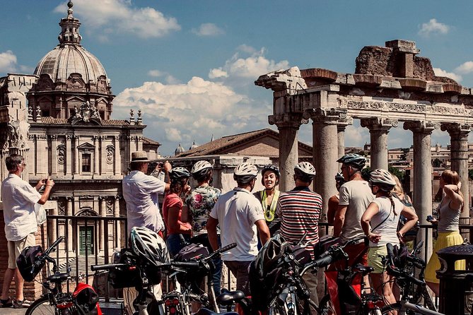 Rome City Small Group Bike Tour with quality Cannondale EBike - Trevi Fountain and the Spanish Steps