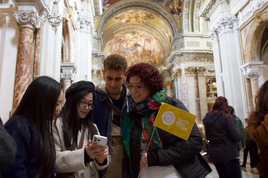 Rome: City Walking Tour in English or Spanish - Walking conditions, timing, and group size