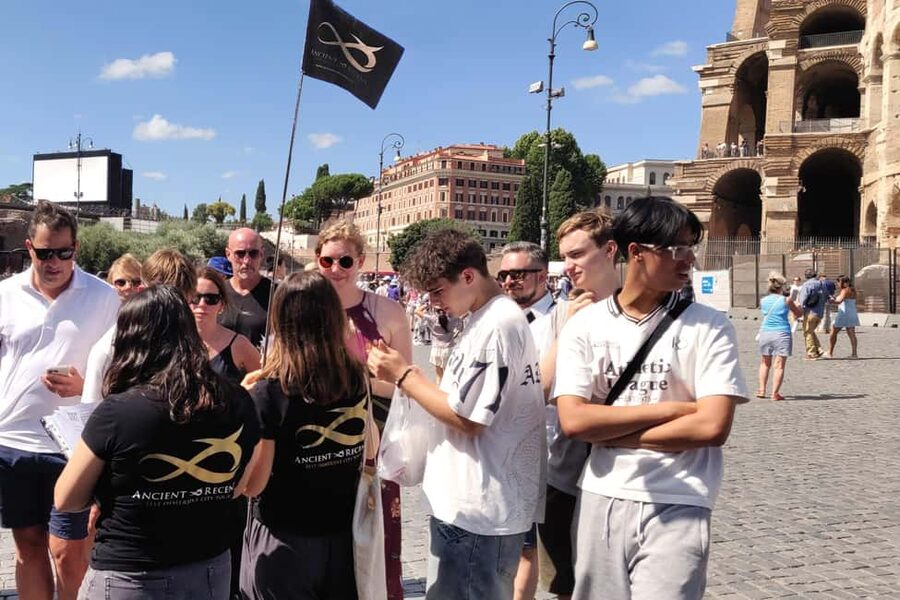 Rome: Colosseum Access and Self-Guided Virtual Reality Tour - Staff support and family use