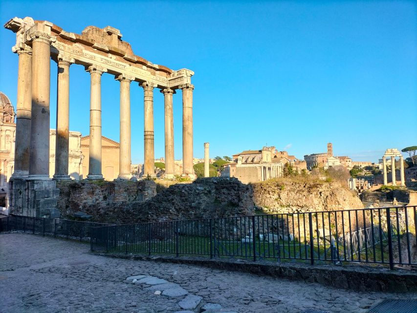 Rome: Colosseum and Ancient Rome Guided Walking Tour - The guides make the difference