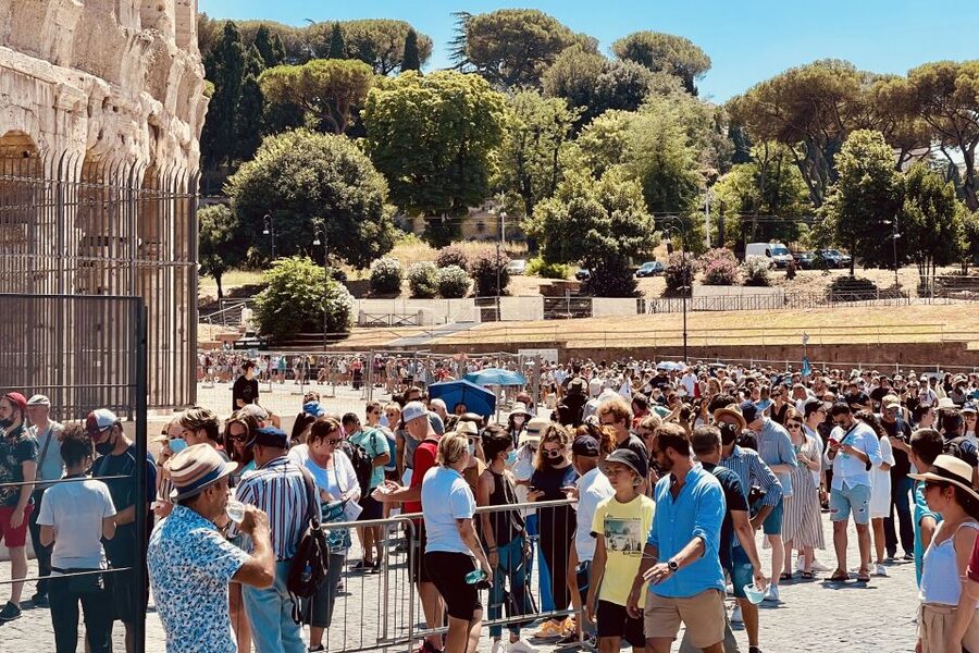 Rome: Colosseum, Arena Floor & Ancient Rome Tour - How the Colosseum explanation adds value