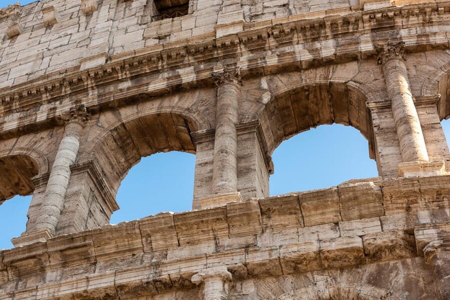 Rome: Colosseum Experience with Host and Audio Guide - Crowds, heat, and the best time to go