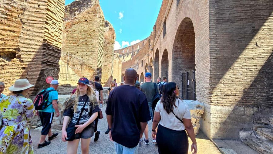 Rome: Colosseum Express Tour and Roman Forum Access - Guide Quality Is the Main Reason to Book