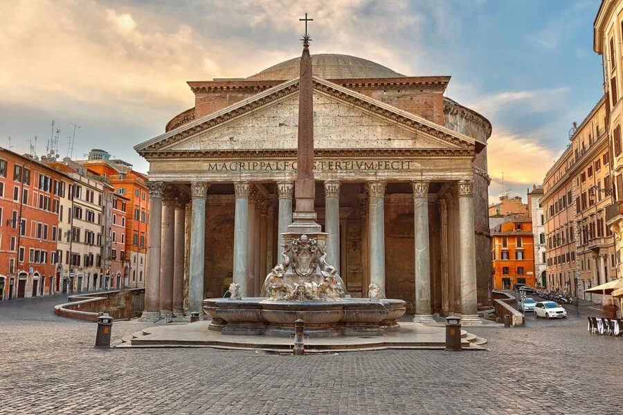 Rome: Colosseum & Forum Small Group Tour with Palatine Hill - Walking through the Roman Forum