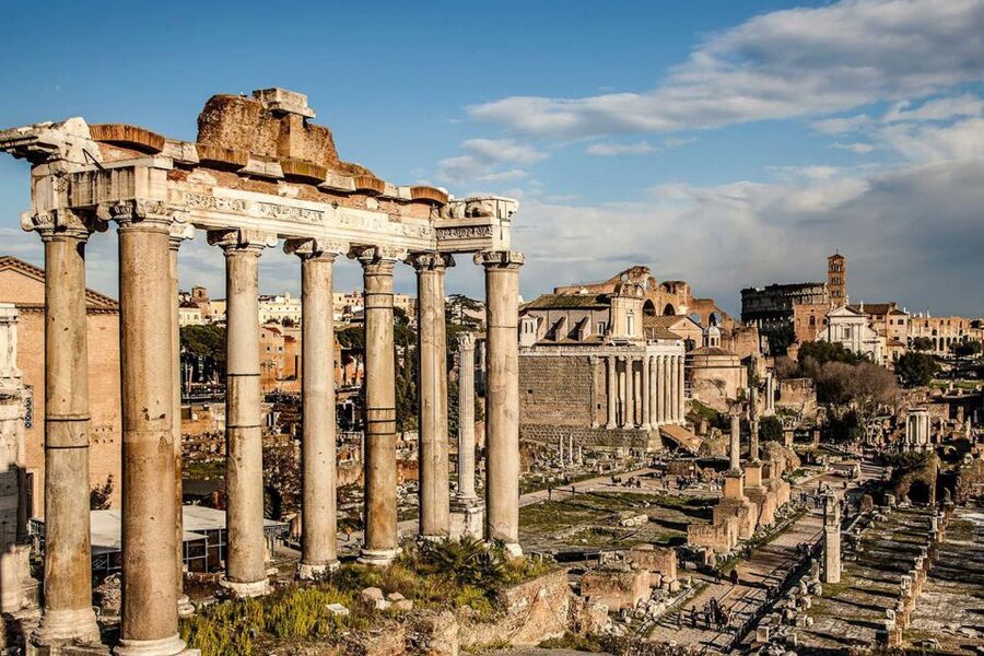Rome: Colosseum & Forum Small Group Tour with Palatine Hill - What the guides add to the experience