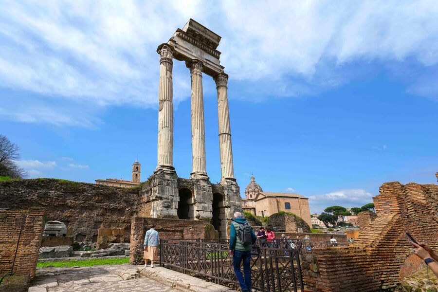 Rome: Colosseum & Forum with Audio Guide App -Optional Arena - When this format works best