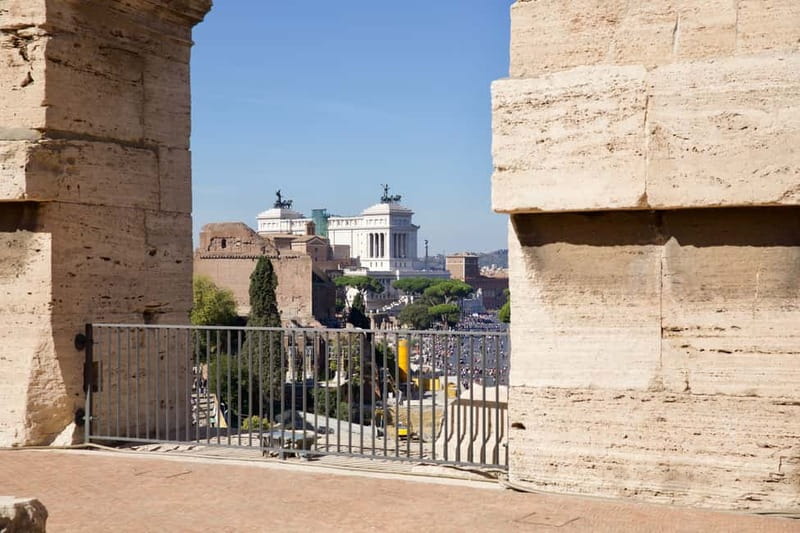 Rome: Colosseum Gladiator's Arena and Roman Forum Tour - How the guides shape the experience