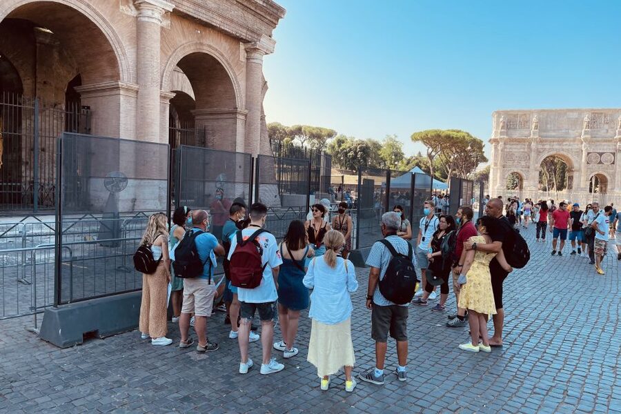 Rome: Colosseum Guided Tour with Entry Tickets - Continuing to the Roman Forum and Palatine Hill
