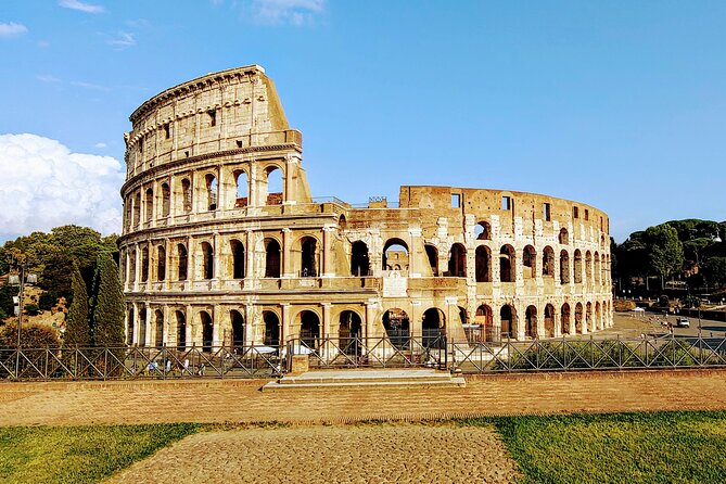 Rome: Colosseum Guided Tour with Roman Forum and Palatine hill - Price, group size, and what you actually receive