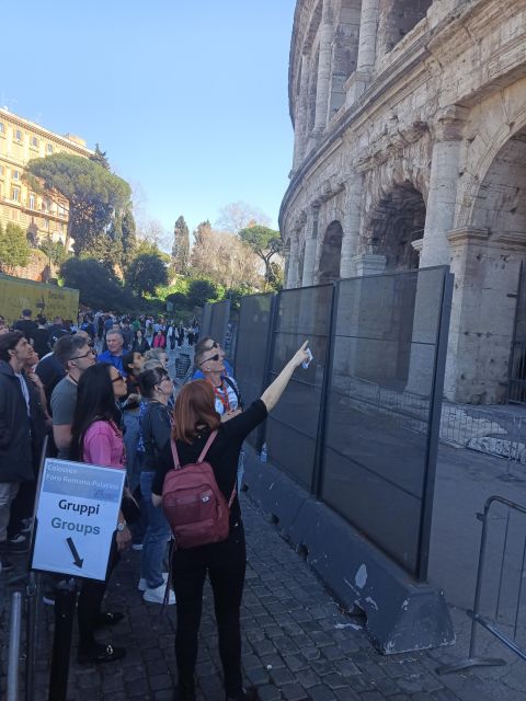 Rome: Colosseum, Palatine Hill, & Roman Forum Walking Tour - Who should book this walking tour?